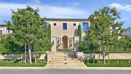 Shannon Beador og David Beador solgte huset sitt i Newport Beach for 9,05 millioner dollar.