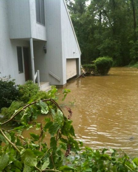 Casa lui Sebastian din New Jersey a fost avariată de uraganul Irene în 2011.