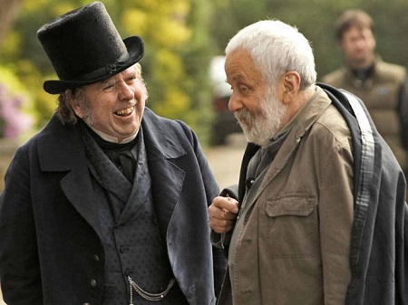 Spall with director Mike Leigh on the set of ‘Mr Turner’.