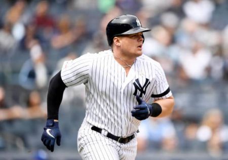 Who is Luke Voit's wife Tori Rigman? Yankees star has infant daughter with  school sweetheart