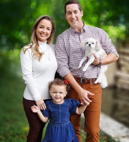 Kalee Dionne, a meteorologist, based in Chicago, Illinois, is married to former WIAT 42 producer/editor Jonathan Pair.