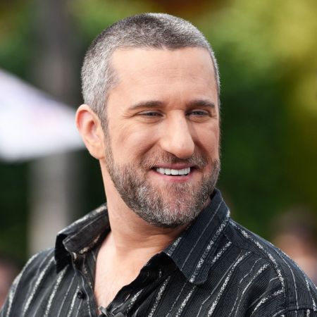 Dustin Diamond died due to lung cancer.
