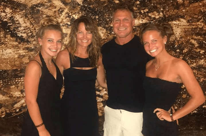 Suzzane Morphew with her husband and daughters.