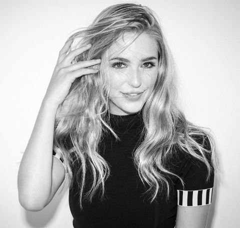 Jessica Rothe says she is lucky to be a part of the GOT as a fan rather than the casts.