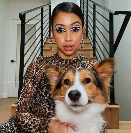 Liza Koshy with her pet dog.