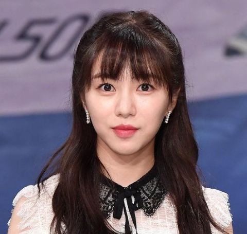 According to All Kpop, the feud between Kwon Mina and Shin Jimin started as Mina alleged to Jimin that she used to bully her for ten years when she was part of AOA.