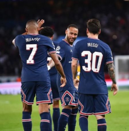 Lionel Messi scored his first goal for Paris Saint-Germain (PSG). 