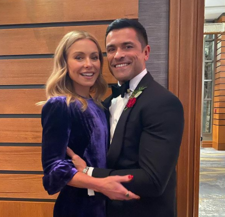 Kelly Ripa holds an estimated net worth of an incredible $120 million.