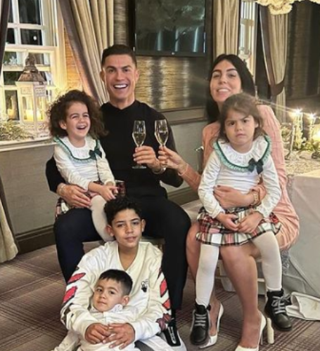  Cristiano Ronaldo and his girlfriend Georgina Rodriguez announced on Instagram Monday that one of their newborn twins had died.