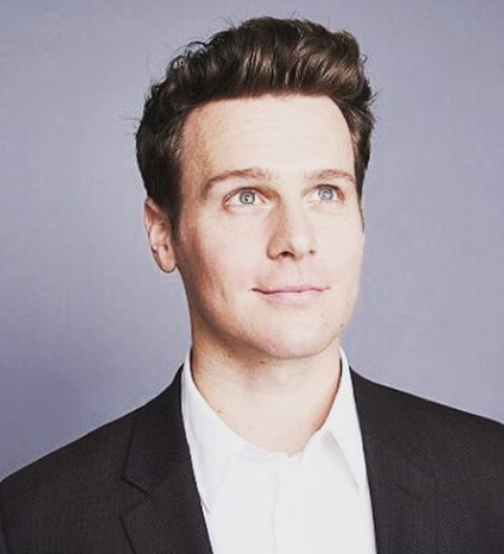 Jonathan Groff's net worth is estimated to be around $5 million in 2022.