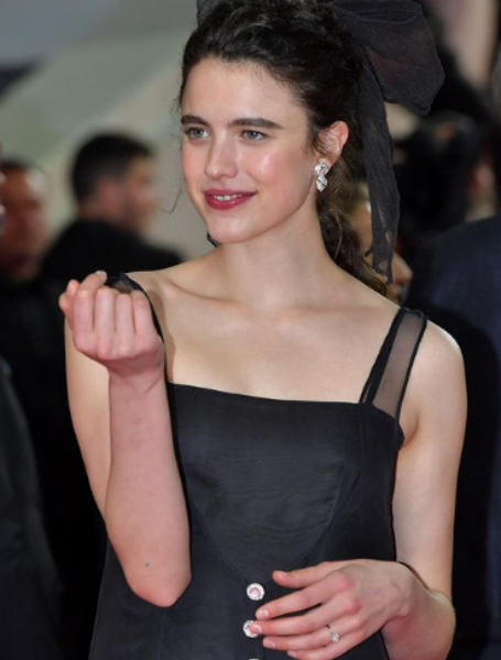  Margaret Qualley is engaged to be married to her musician boyfriend Jack Antonoff.