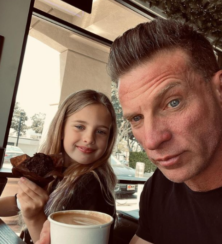  Steve Burton, who starred in General Hospital and Young and the Restless, posted on Instagram to clear up rumors about his love life. 