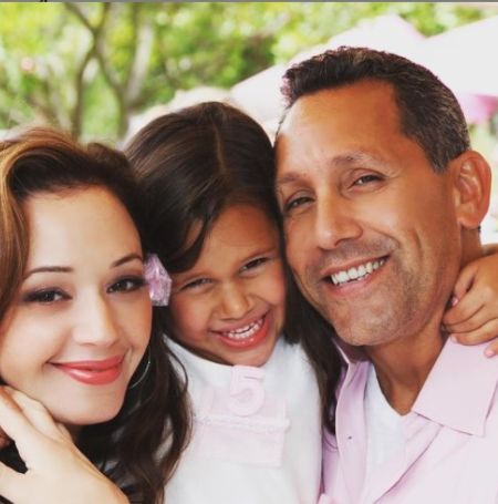 Leah Remini's recent photo with her husband and daughter.