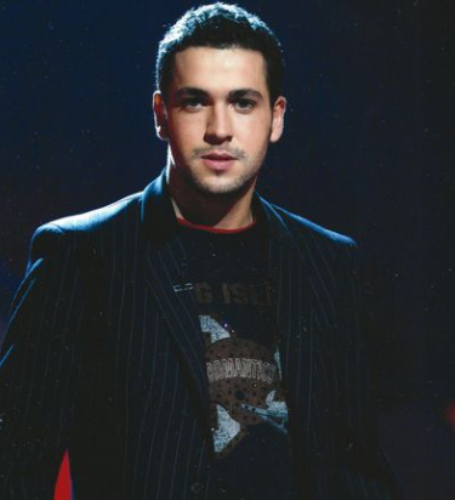 Shayne Ward started his career by reaching the last thirty Popstars: The Rivals in 2002. 