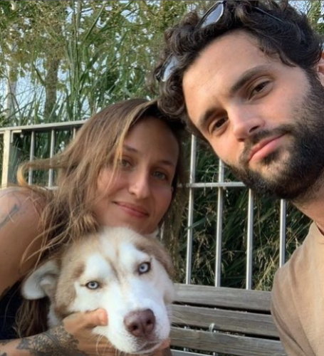 Yes, Domino Kirke and Penn Badgley are still together.