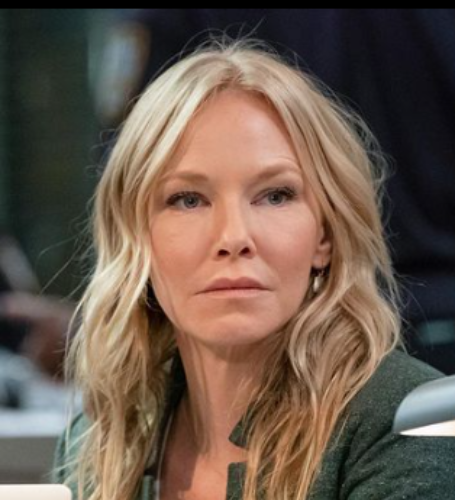 Kelli Giddish is a television, stage, and film actress from the United States.