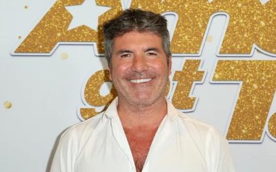 Simon Cowell to Face Six More Months of Bed Rest